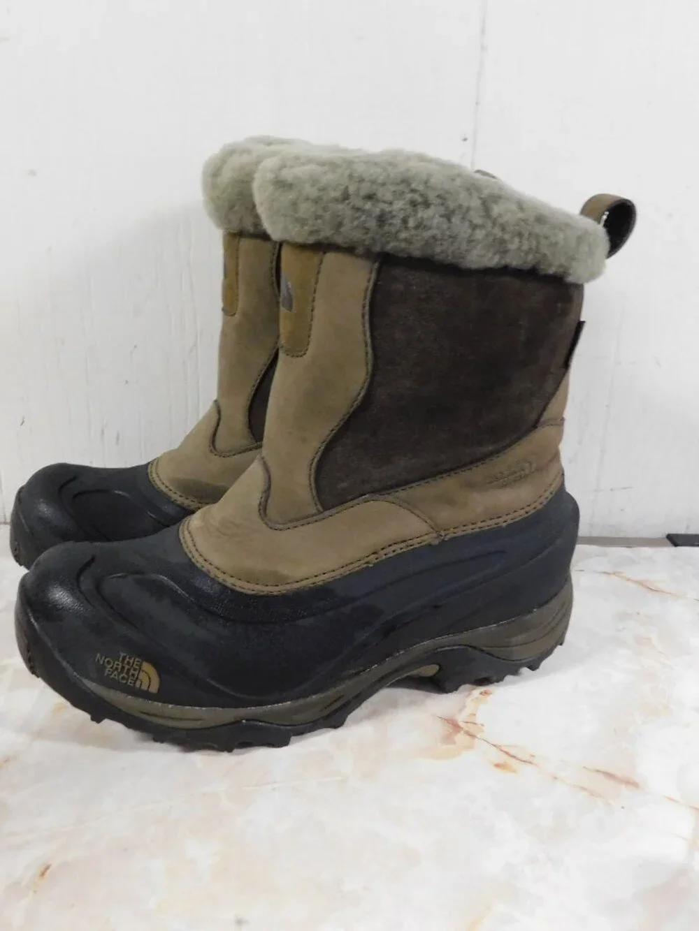 The North Face Suede Leather Faux Fur Waterproof Winter Boots Side Zip Closure